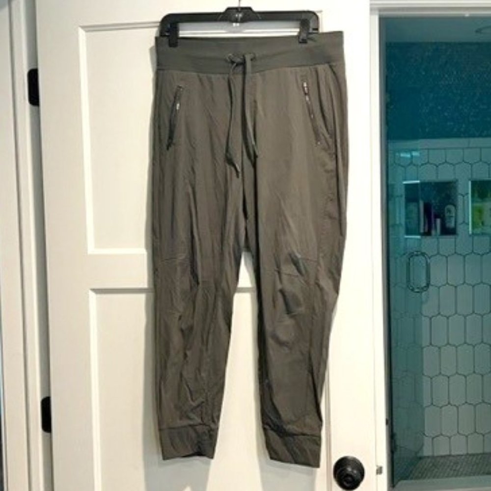 Athleta Trekkie North Jogger Mountain Olive 10